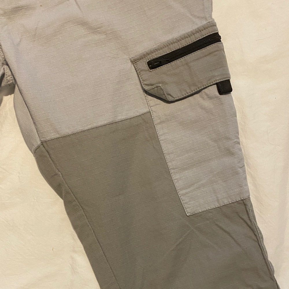 Men's Colorblock Ripstop Cargo Joggers - Picture 8 of 10